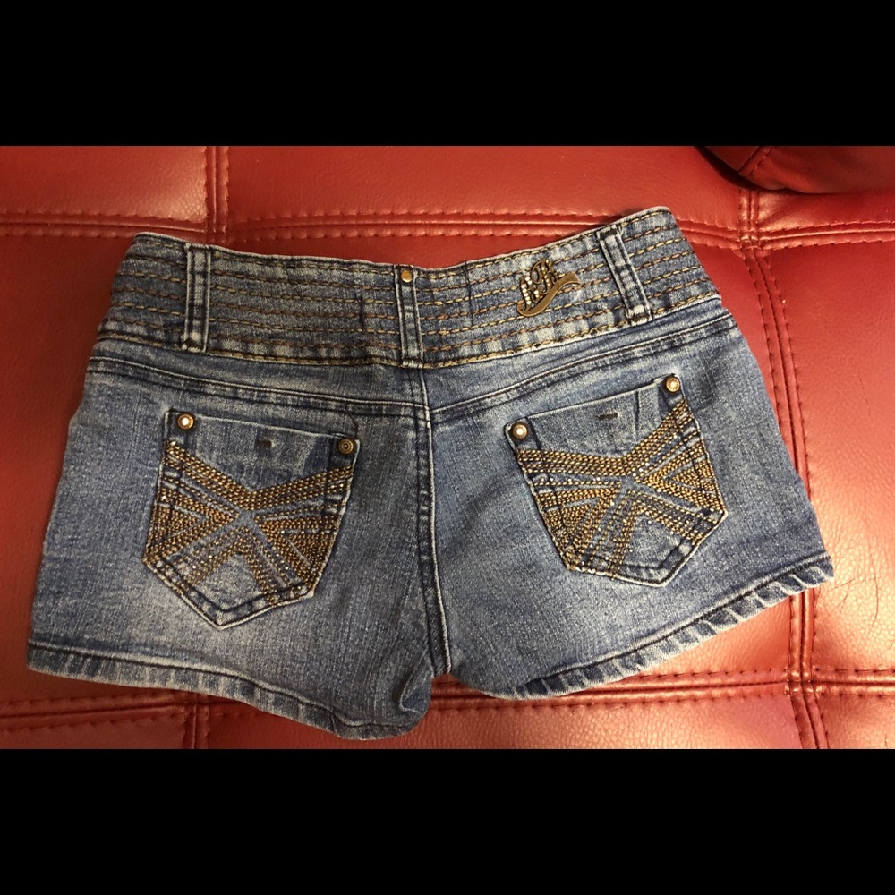 Shorts - Picture 2 of 2